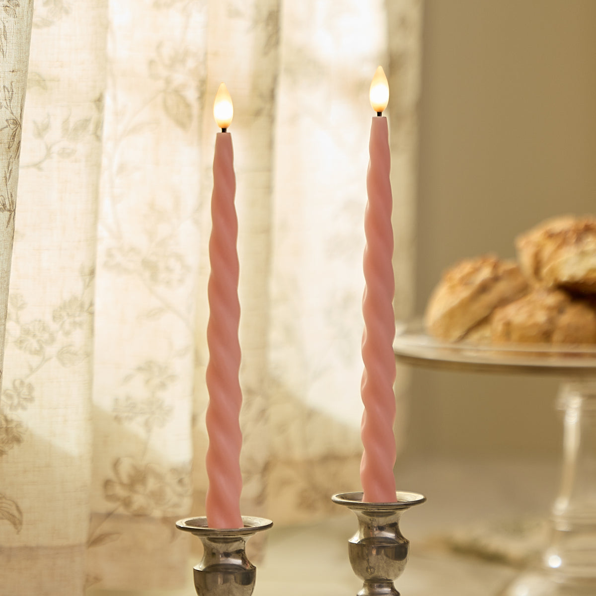 Set of 2 Swirl Tapers