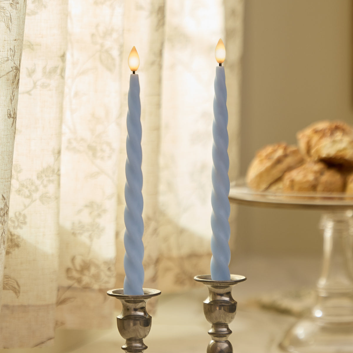Set of 2 Swirl Tapers
